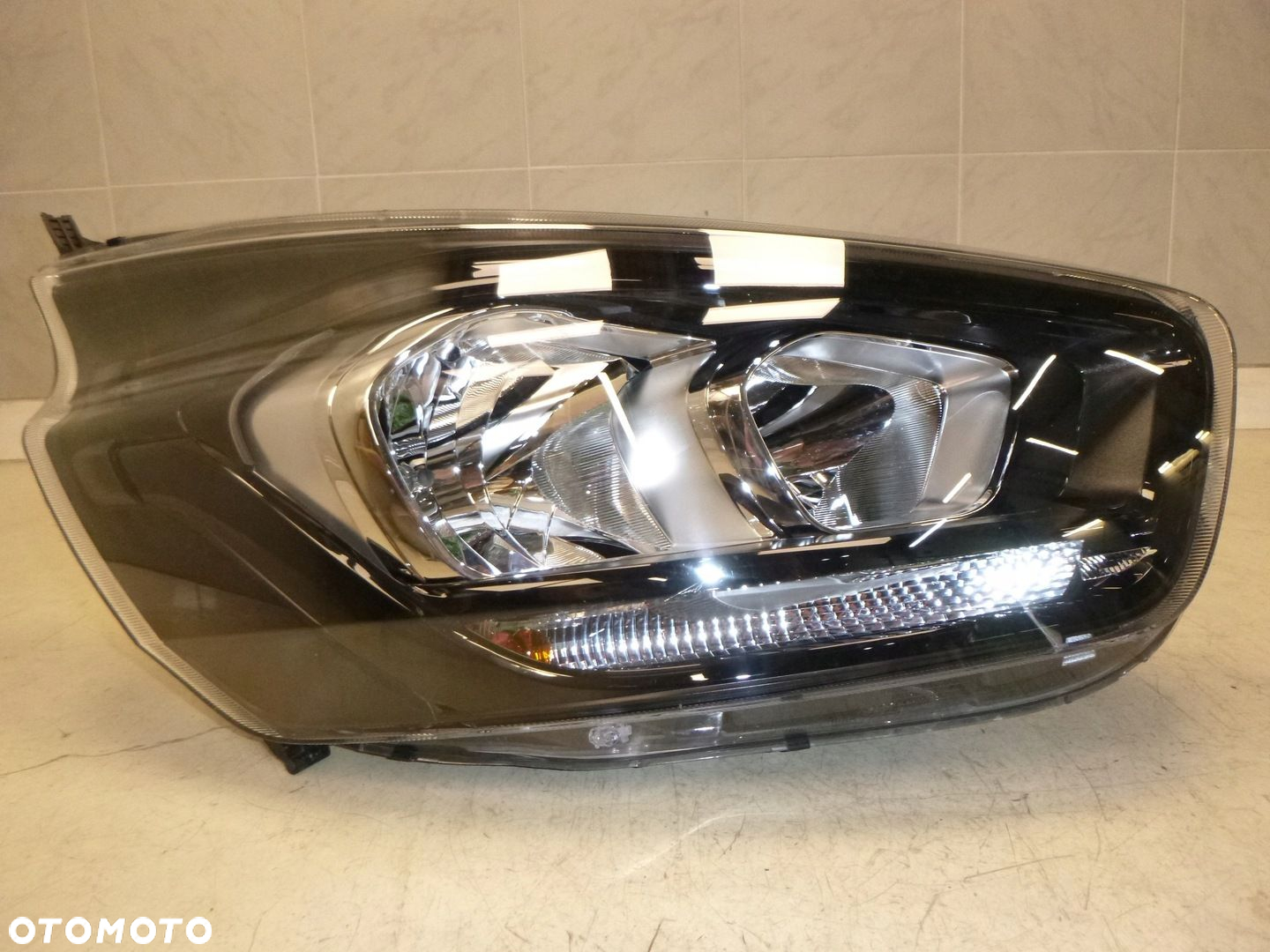 FORD TRANSIT CUSTOM LIFT HALO LAMPA PRAWY PRZÓD 9P - 7