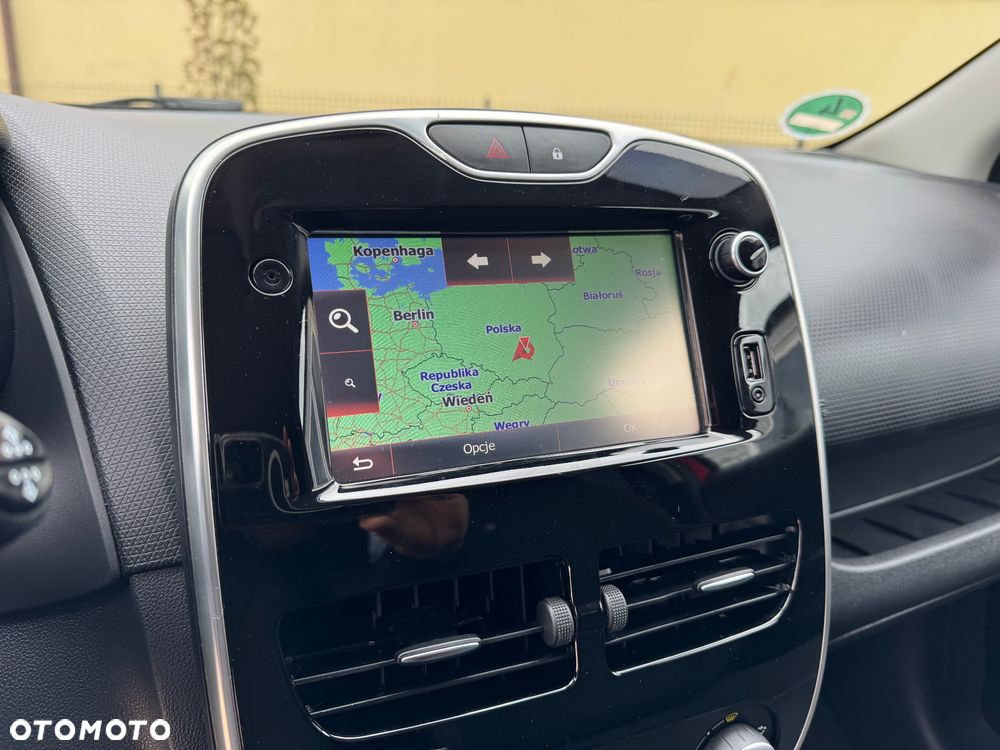 Renault Clio 1.2 16V 75 LIMITED - 21