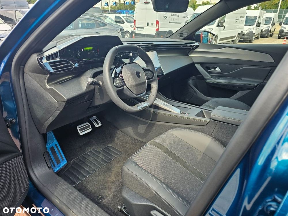 Peugeot 408 - 12
