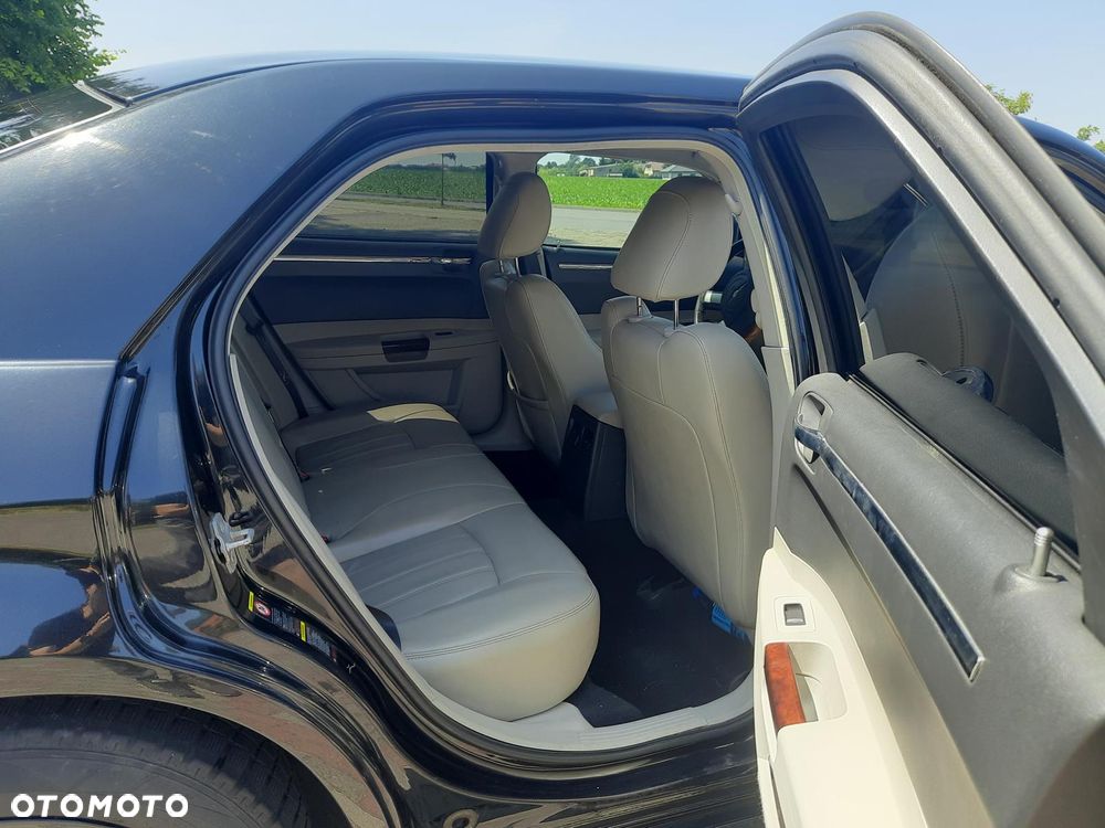 Chrysler 300C 3.0 V6 CRD - 13