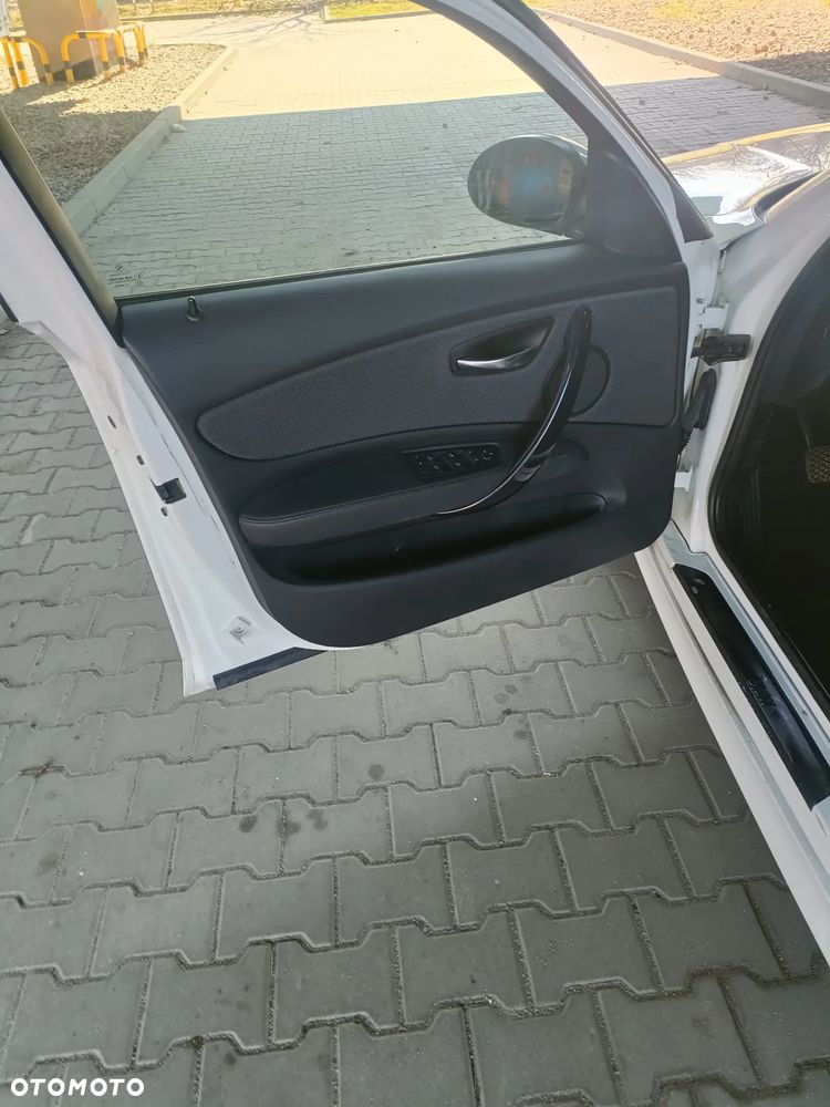 BMW X1 sDrive18i - 19