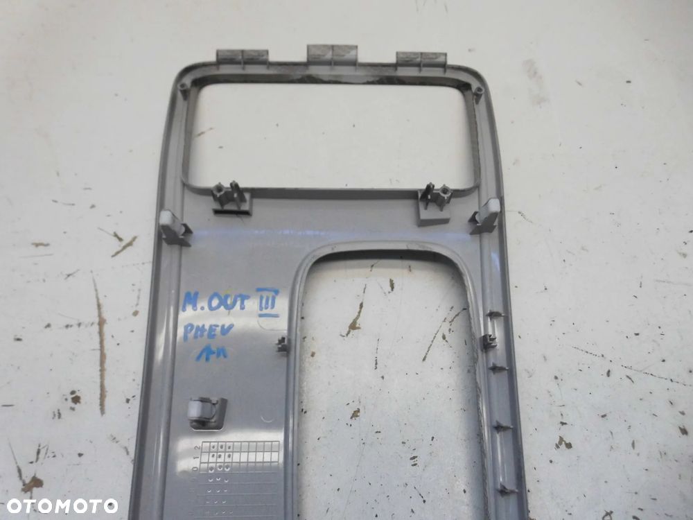RAMKA PANEL DEKOR TUNELU ŚRODKOWEGO MITSUBISHI OUTLANDER III LIFT 2020r. ORYGINAŁ - 7