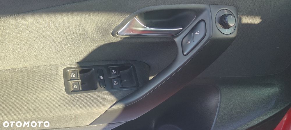 Volkswagen Polo 1.4 16V Highline - 9