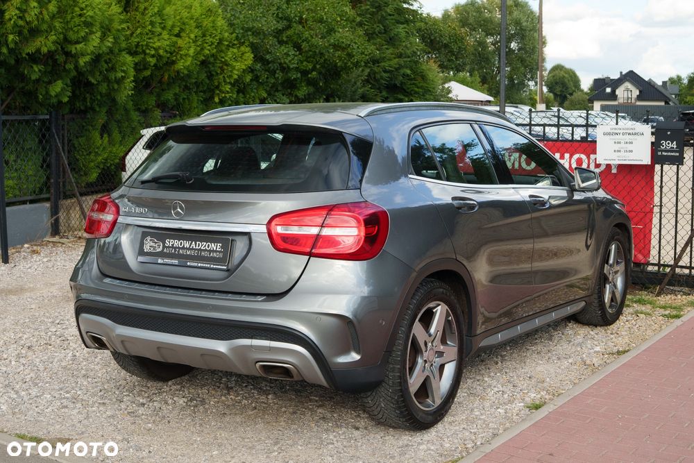 Mercedes-Benz GLA 180 7G-DCT AMG Line - 30