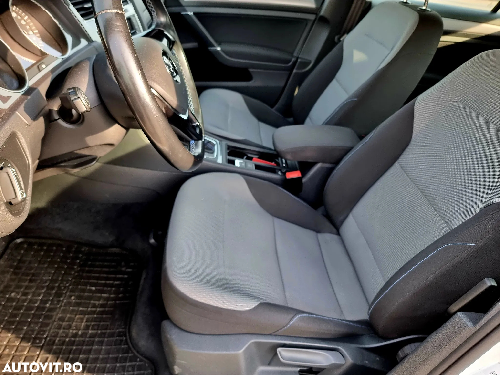 Volkswagen Golf e-Golf - 13