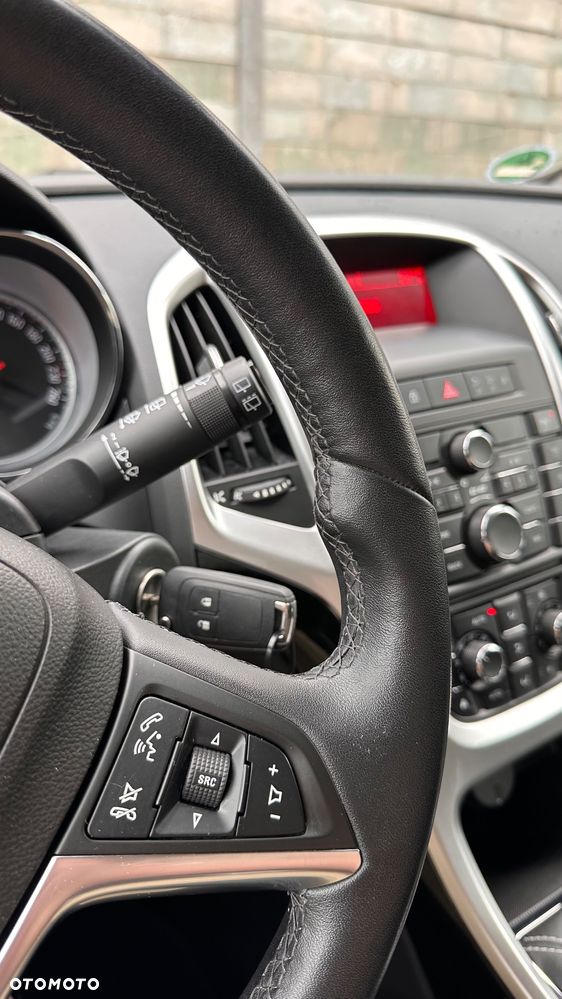 Opel Astra 1.6 Turbo Edition - 28