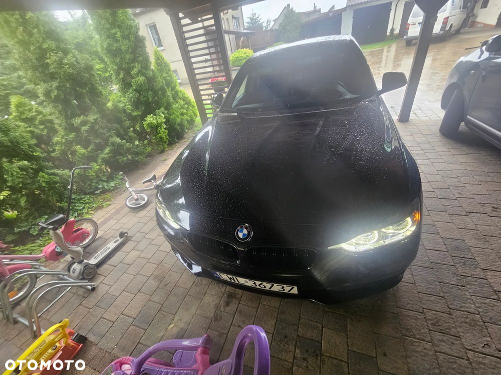 BMW Seria 3 320i Advantage sport - 4