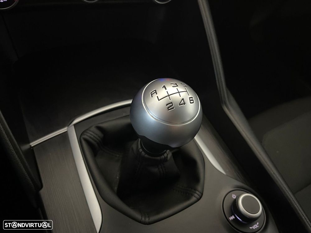 Alfa Romeo Giulia 2.2 D - 31