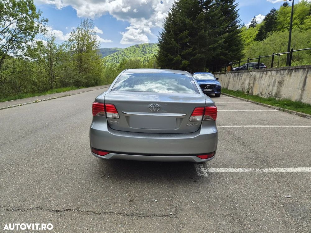 Toyota Avensis 2.0 D-4D Elegance - 13