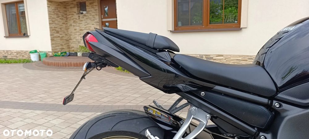 Yamaha FZ - 25