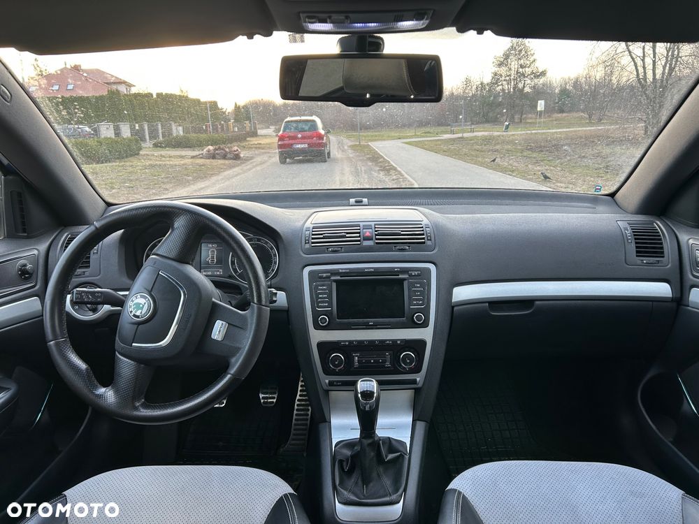 Skoda Octavia 2.0 TSI RS - 14