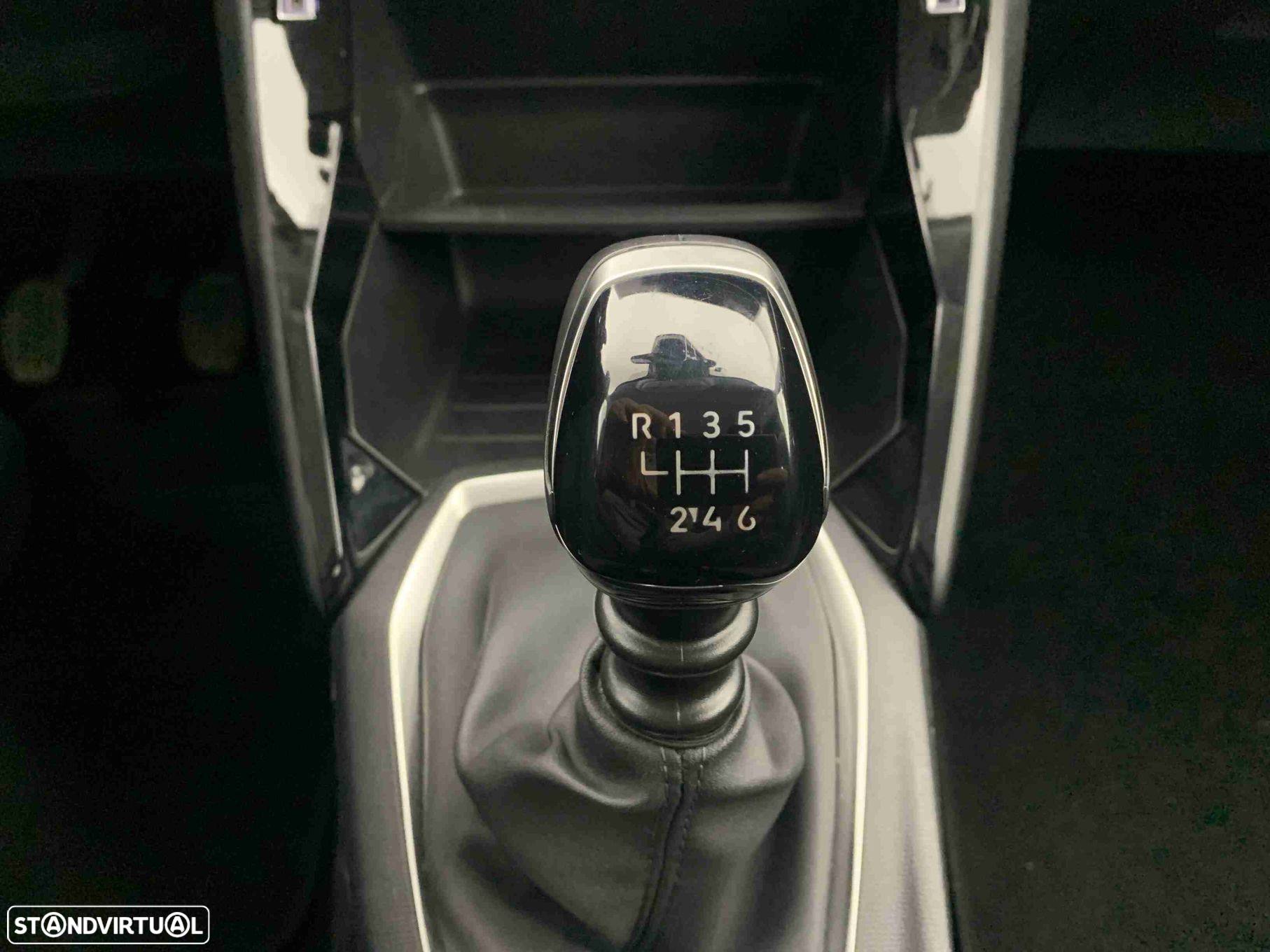 Peugeot 208 1.2 PureTech Active - 10