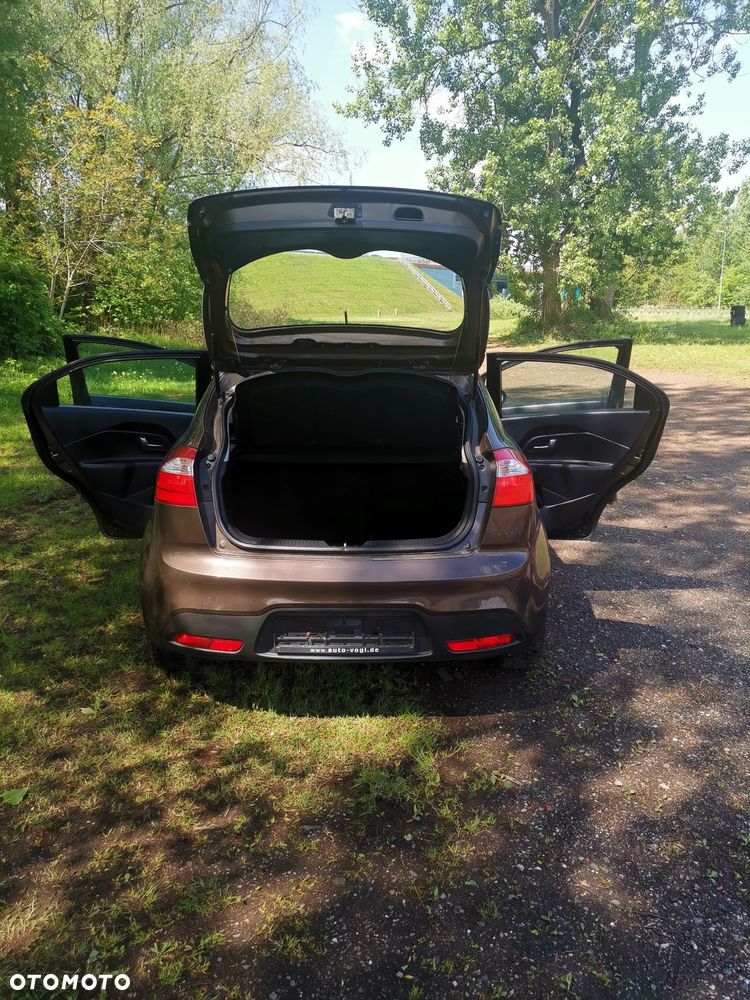 Kia Rio - 20