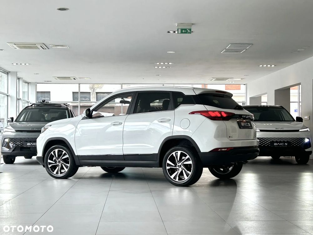 BAIC 3 2026 photo 2