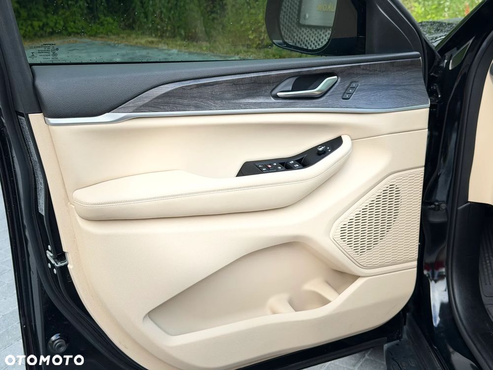 Jeep Grand Cherokee - 15