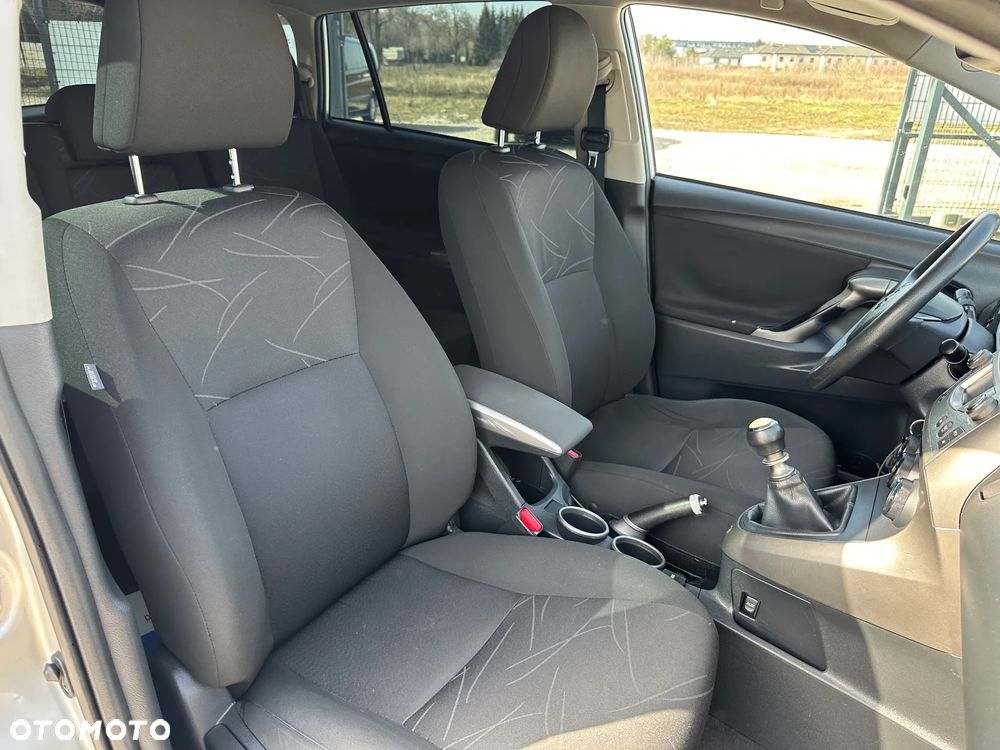 Toyota Verso 2.0 D-4D Luna - 19