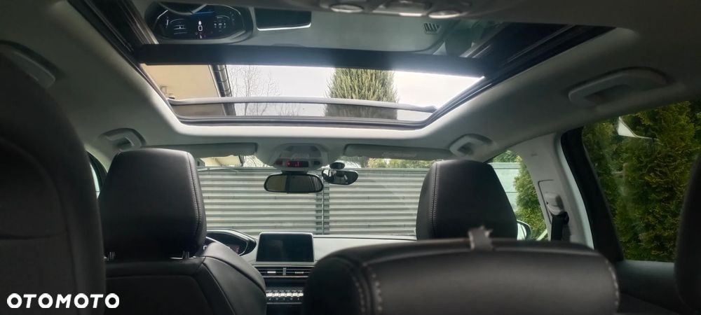 Peugeot 3008 PureTech 130 Stop & Start GPF EAT8 Allure - 9
