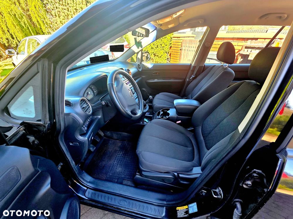 Kia Carens - 7