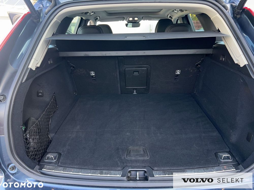 Volvo XC 60 T6 Plug-In Hybrid AWD Plus Dark - 21