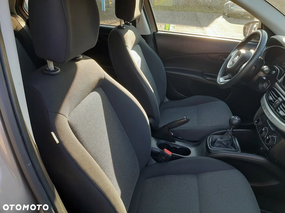 Fiat Tipo 1.4 T-Jet 16v Street - 19