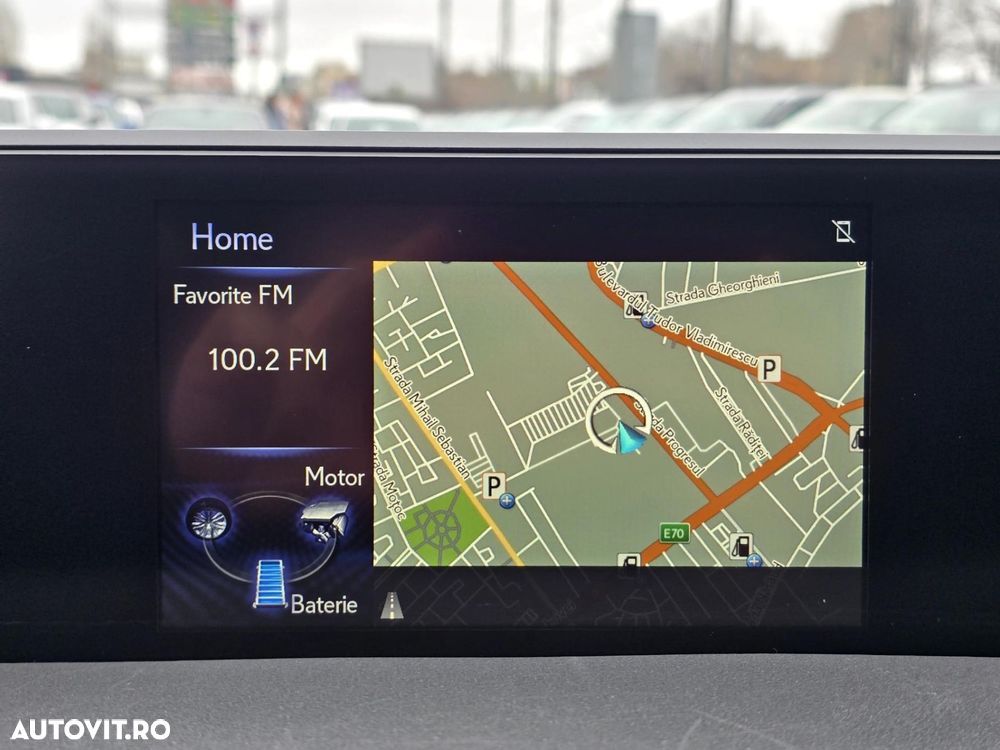 Lexus UX 250h Luxury Line - 22