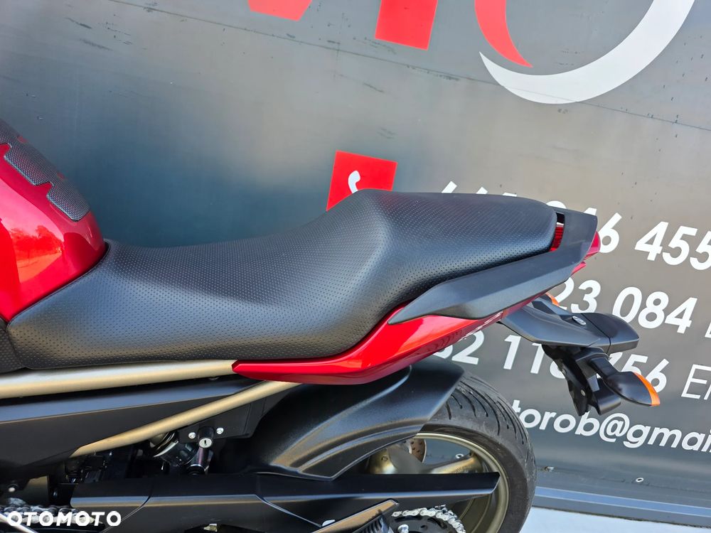 Yamaha XJ - 8