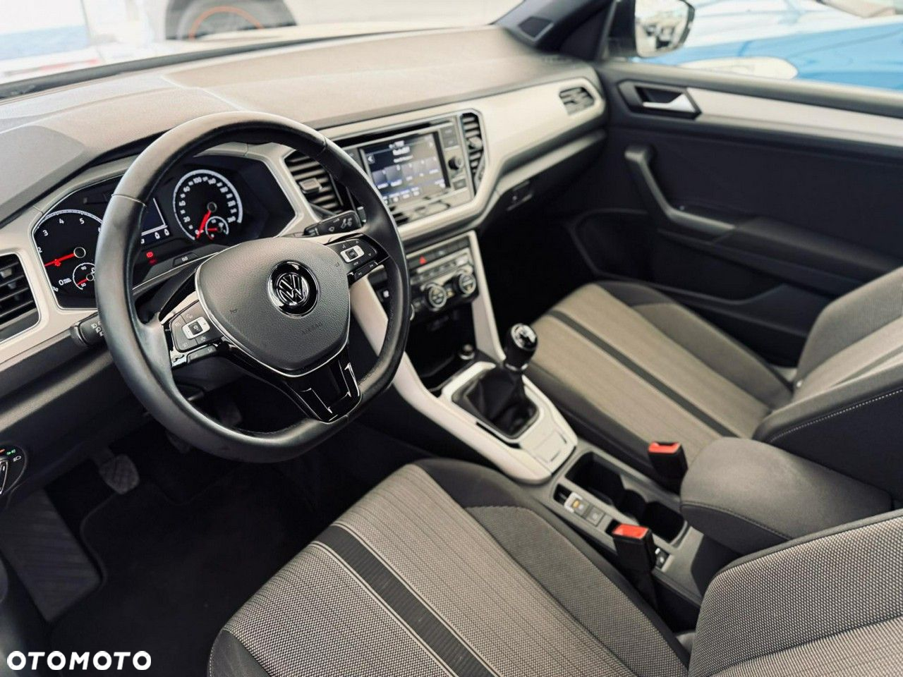 Volkswagen T-Roc - 36