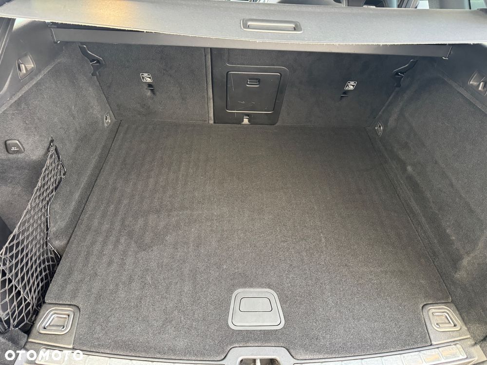 Volvo XC 60 D4 R-Design - 22