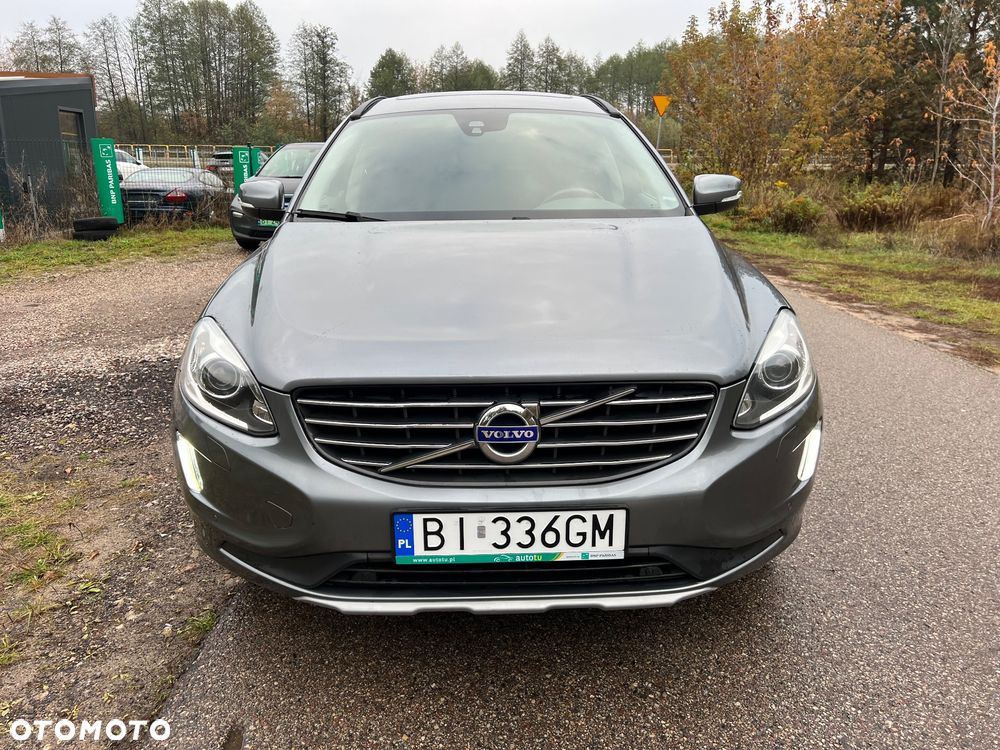 Volvo XC 60 D5 AWD Momentum - 2