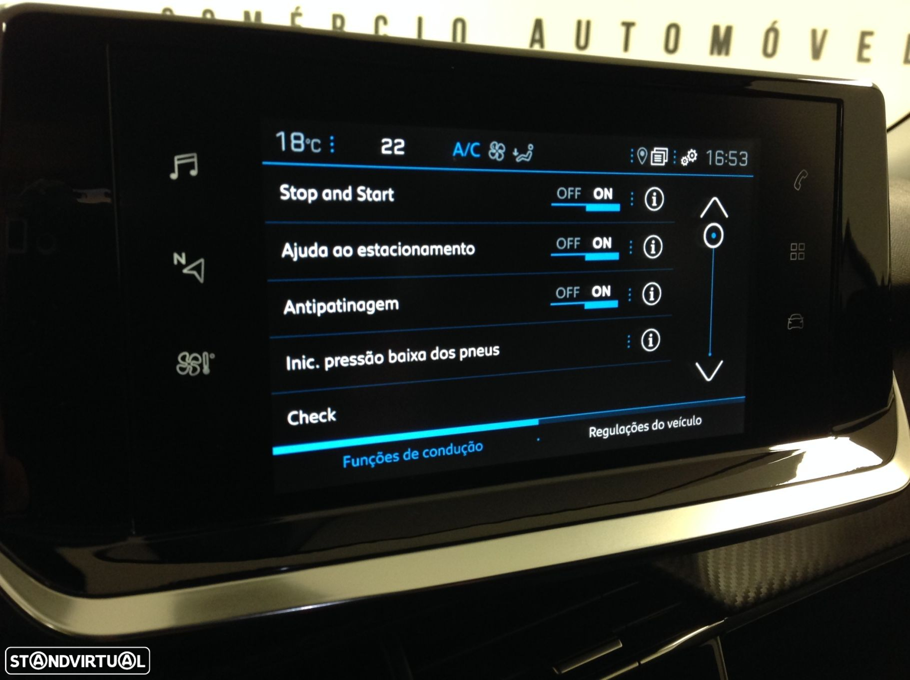 Peugeot 2008 1.2 PureTech Allure EAT8 - 19