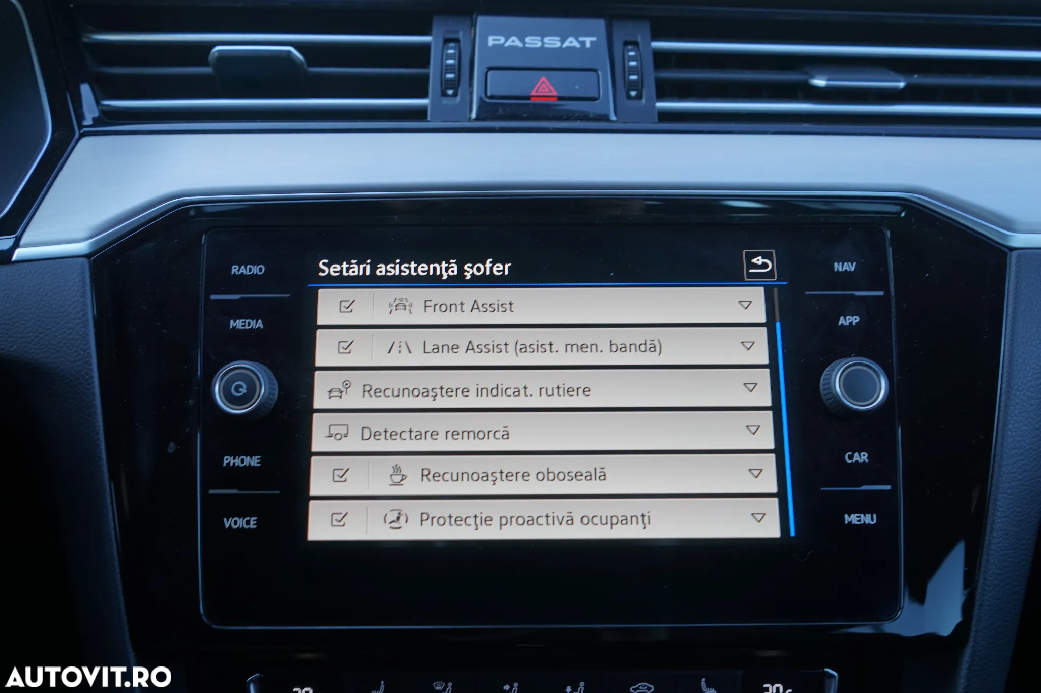 Volkswagen Passat Variant 2.0 TDI DSG Highline - 18