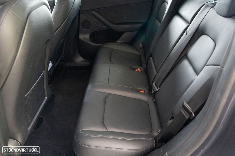 Tesla Model Y Standard RWD - 8