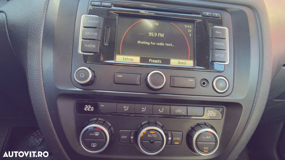 Volkswagen Jetta 1.6 TDI Blue Motion Technology Comfortline - 12