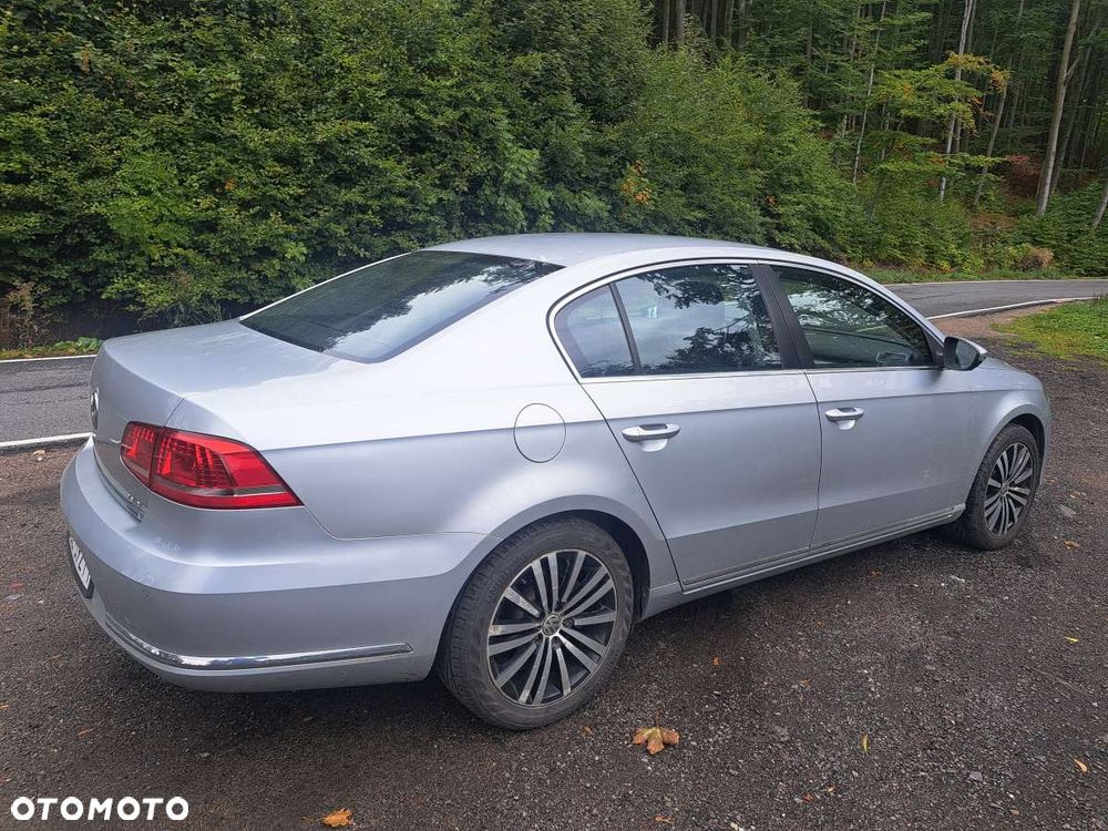 Volkswagen Passat 2.0 TDI Comfortline - 11