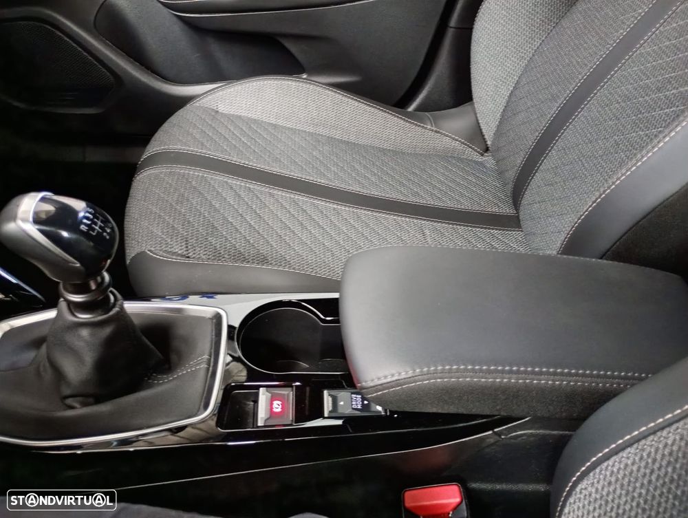 Peugeot 2008 1.2 PureTech Allure - 22