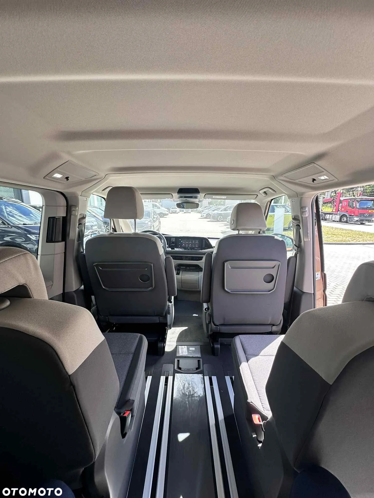 Volkswagen Multivan 2.0 TDI L1 Family DSG - 16