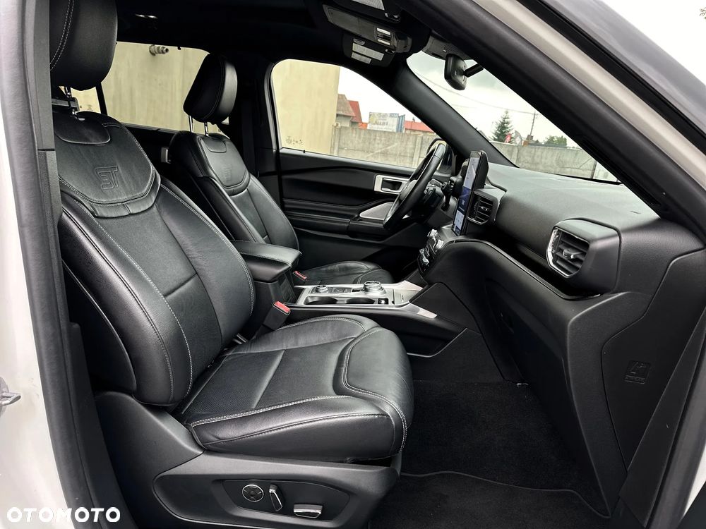 Ford Explorer - 11