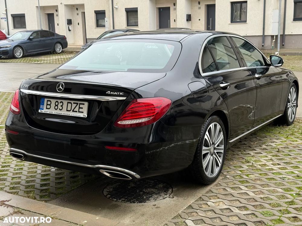 Mercedes-Benz E 200 4MATIC Aut. - 3