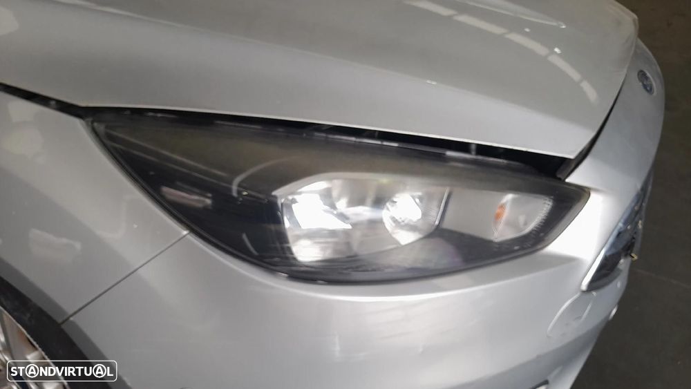 Ótica / farol direita FORD Focus III Carrinha - 2