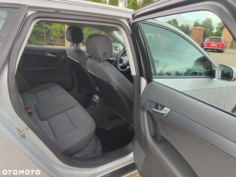 Audi A4 2.0 TDI DPF S line Sportpaket - 8