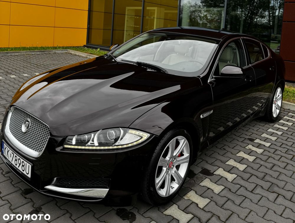 Jaguar XF 2.2 D Premium Luxury - 9