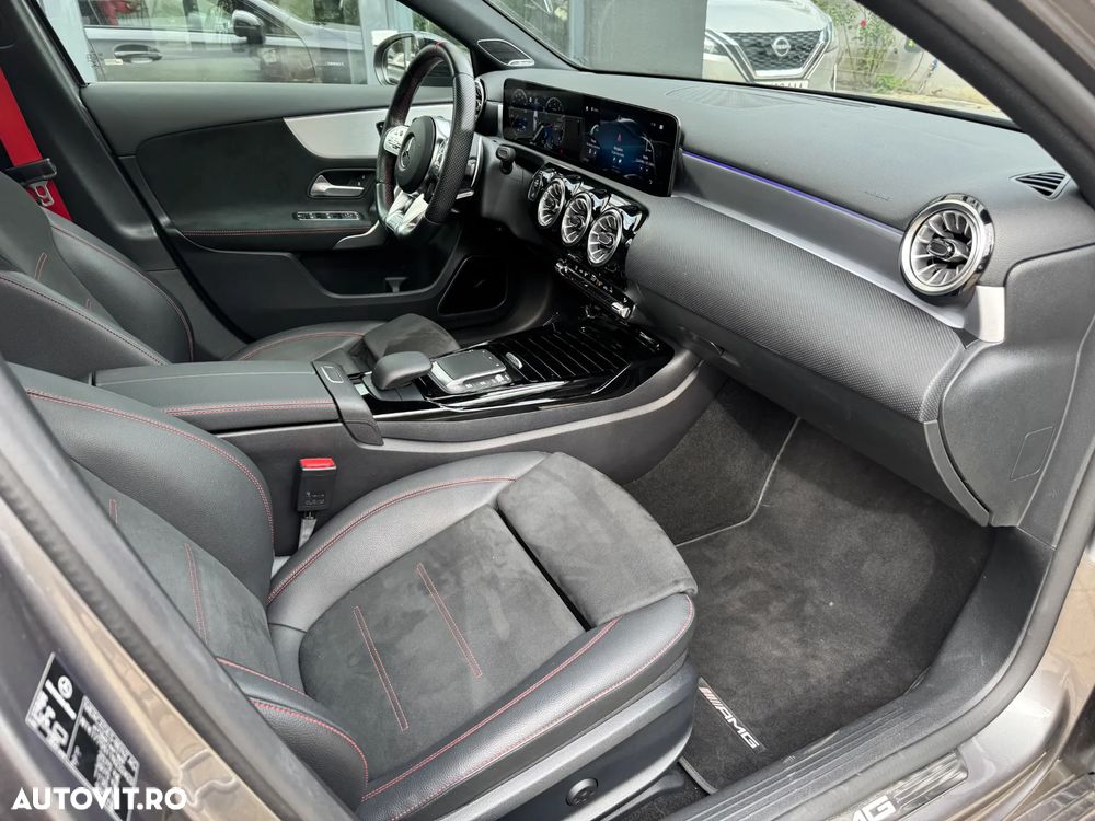 Mercedes-Benz A AMG 35 4Matic AMG Speedshift DCT 7G - 12