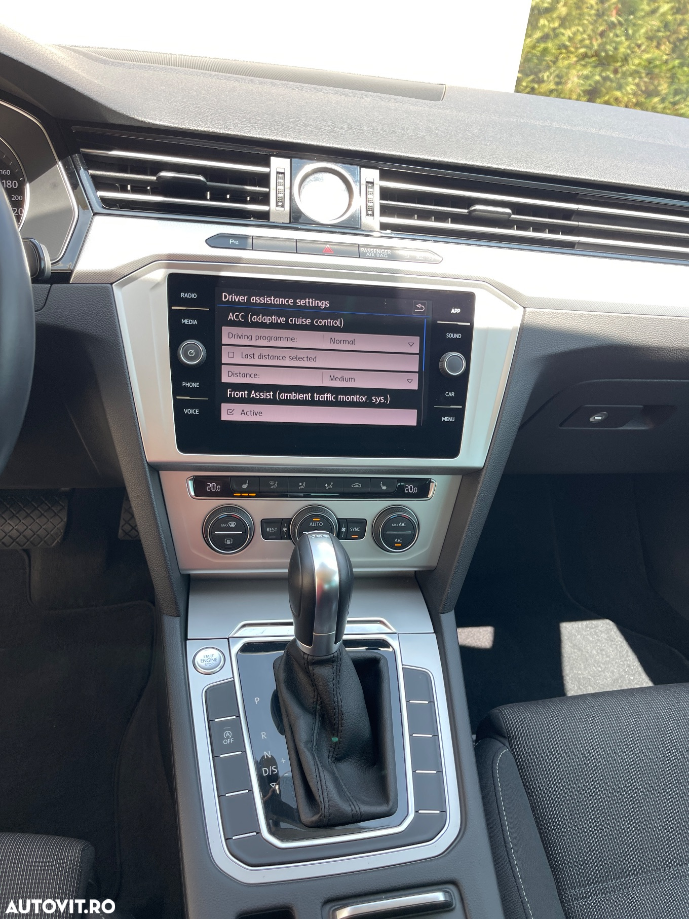 Volkswagen Passat - 32