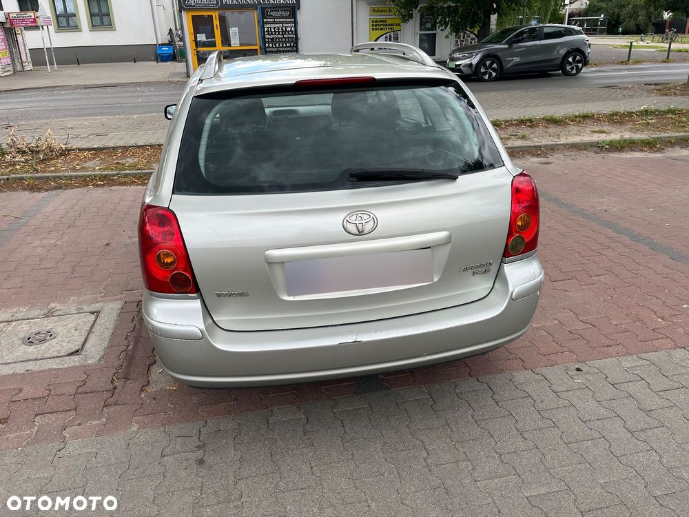 Toyota Avensis - 3