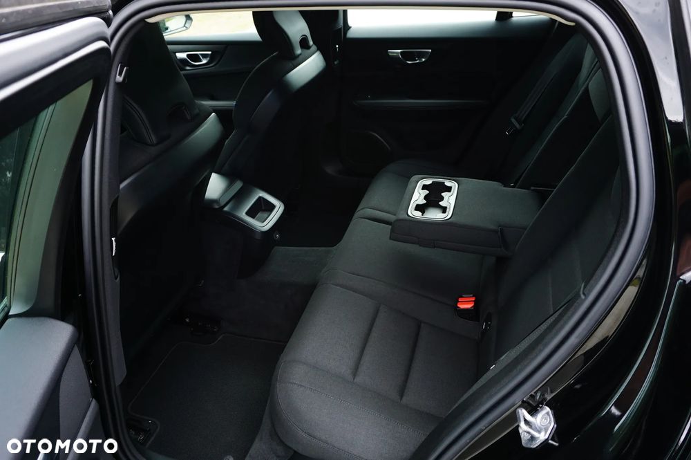 Volvo V60 B4 D Momentum Pro - 20