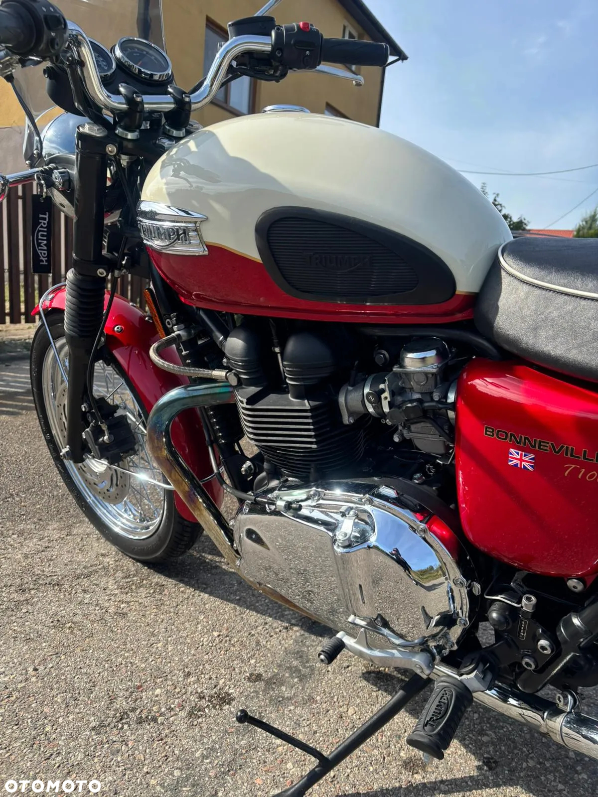 Triumph Bonneville - 20