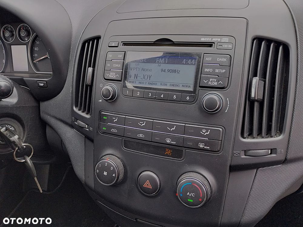 Hyundai i30 1.4 Edition 20 - 21