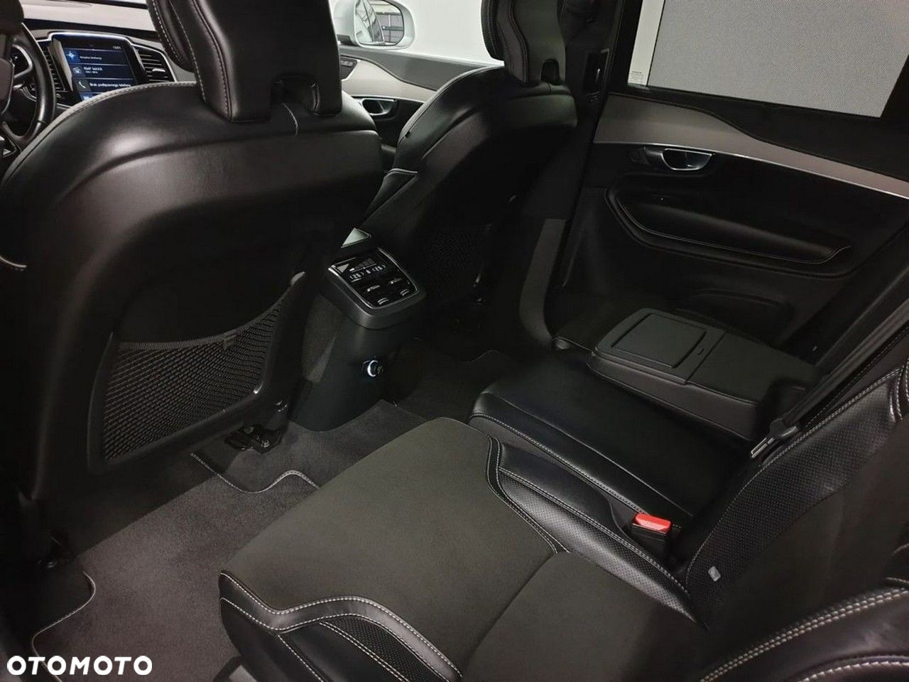 Volvo XC 90 D5 AWD R-Design - 24