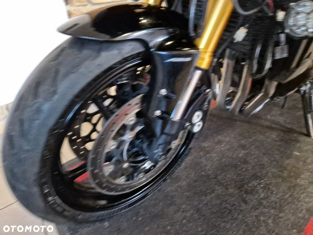 Yamaha FZ - 21