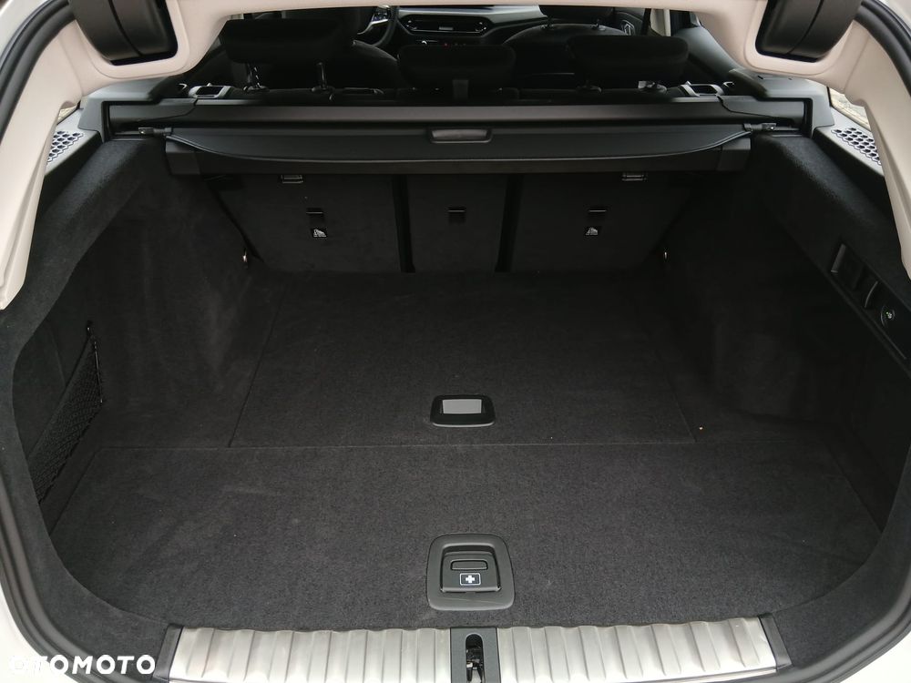 BMW Seria 3 318d MHEV - 32
